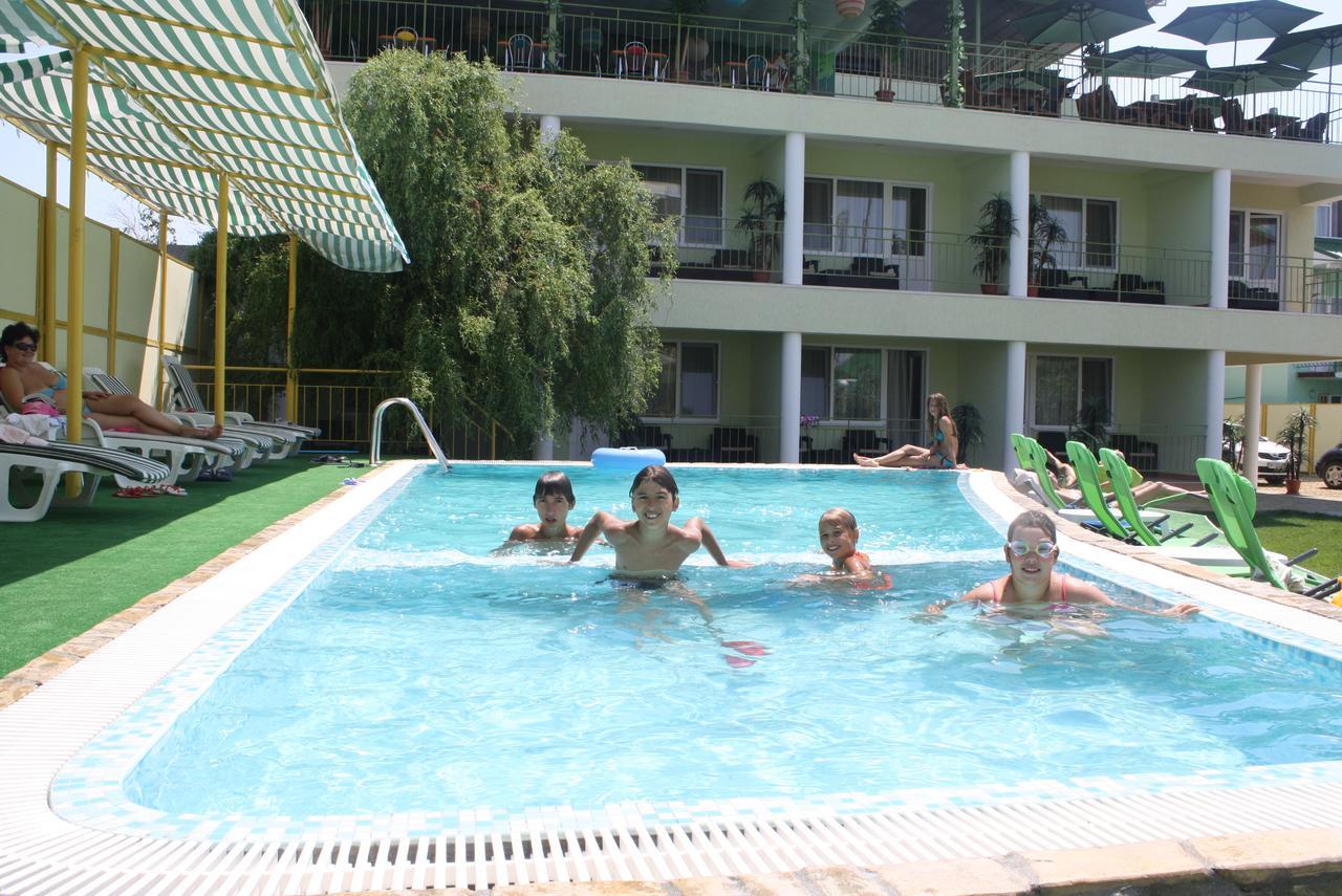 Green Hotel-Club Zatoka Exterior foto